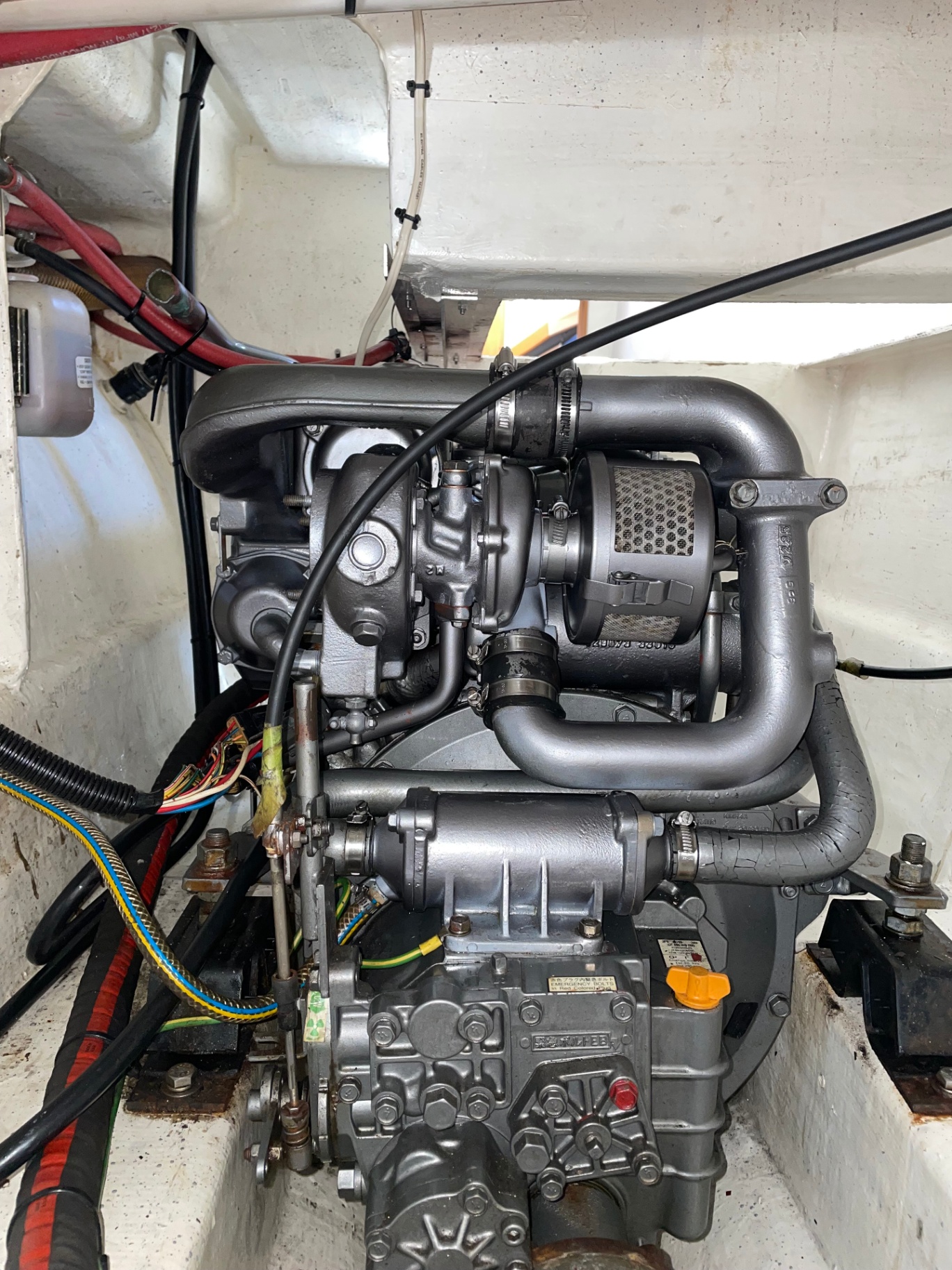 Starboard Yanmar 4JH3-DTE back together in the engine bay
