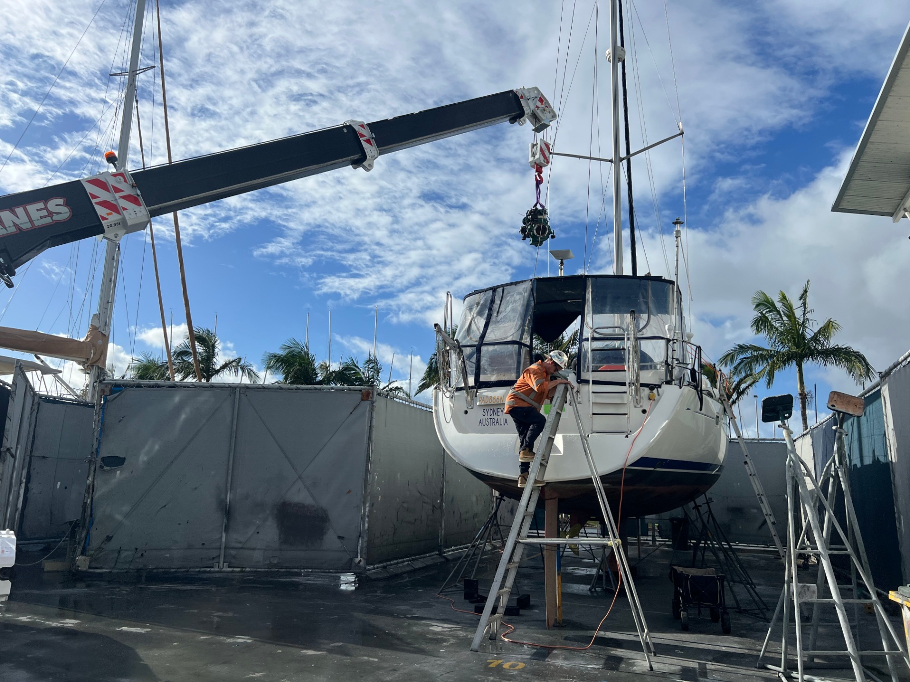 Crane lifting the new D2-75 up to ‘Eurybia’ on the hardstand