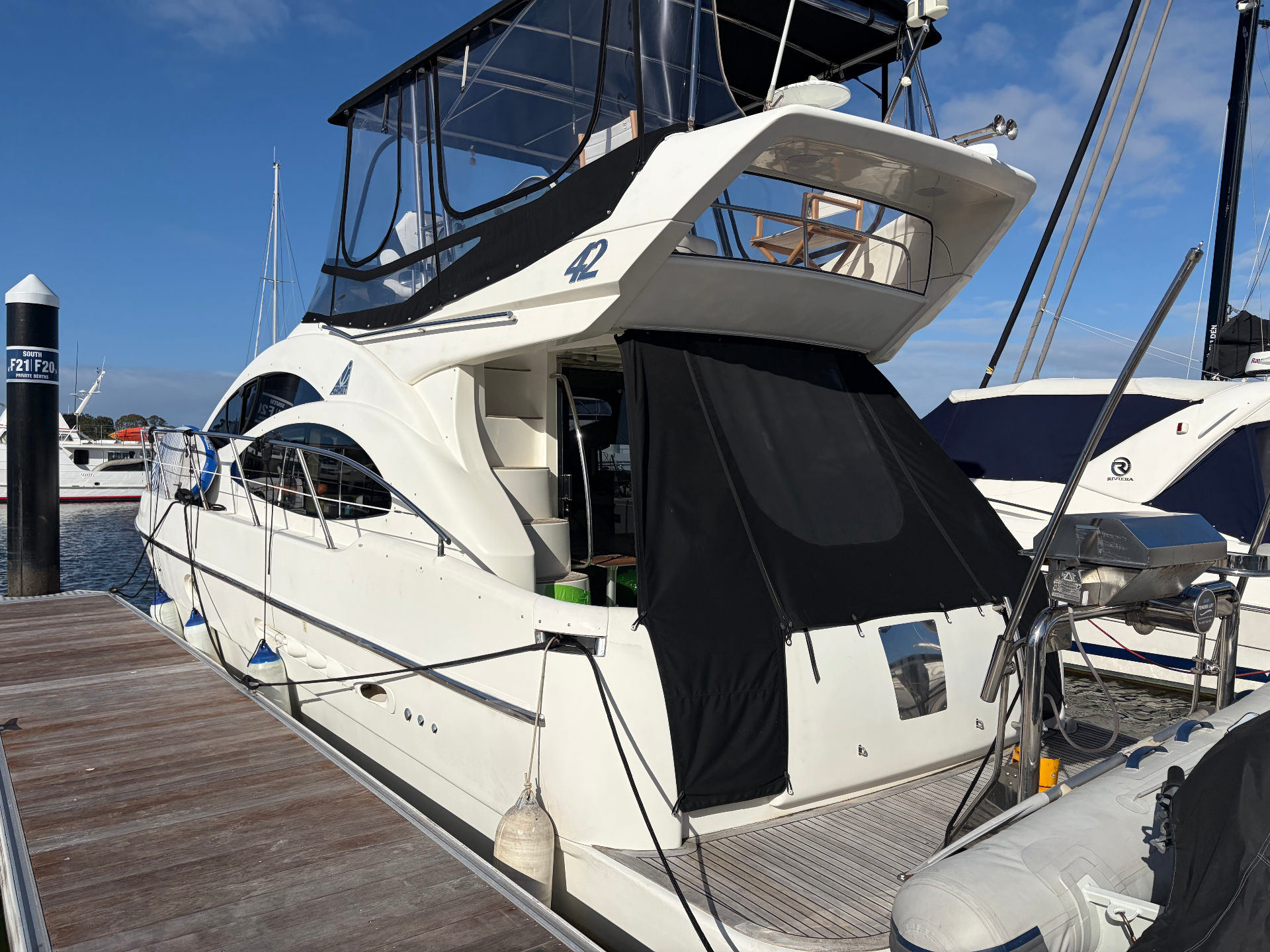 42 Azimut Flybridge